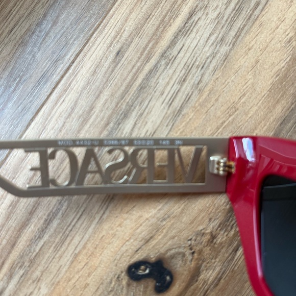 NIB Versace Red and Gold Sunglasses - Picture 5 of 6